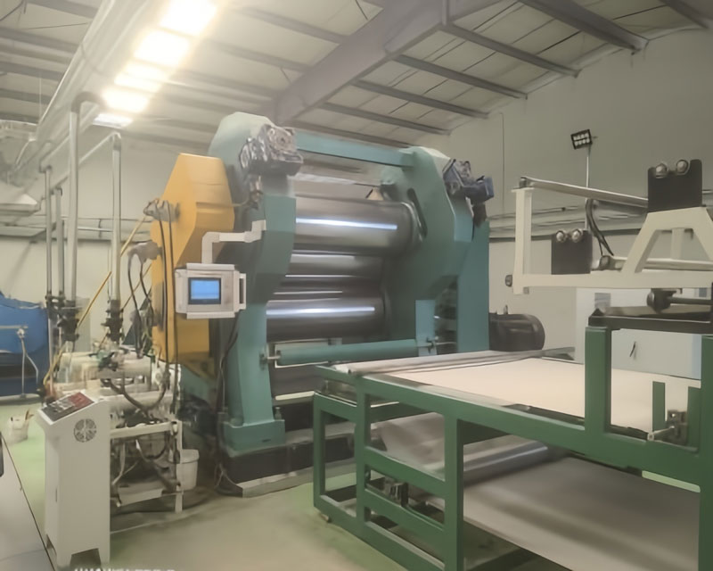 آلة الدرفلة ثلاثية الأسطوانات